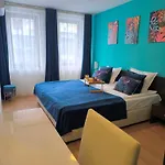 Botanique Prv Wi-fi , Free Parking Apartamento