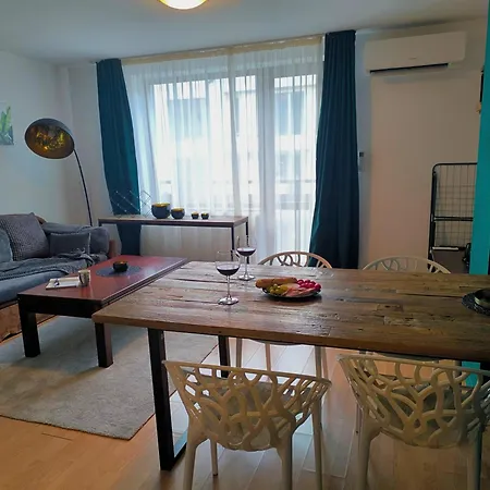Botanique - Spacious 1br, Terrace, Free Parking Apartment *