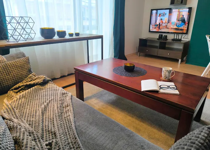 Botanique - Cozy With Free Bottle Of Wine